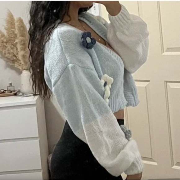 Boho Floral Crochet Open Front Crop Cardigan - Picture 10 of 10